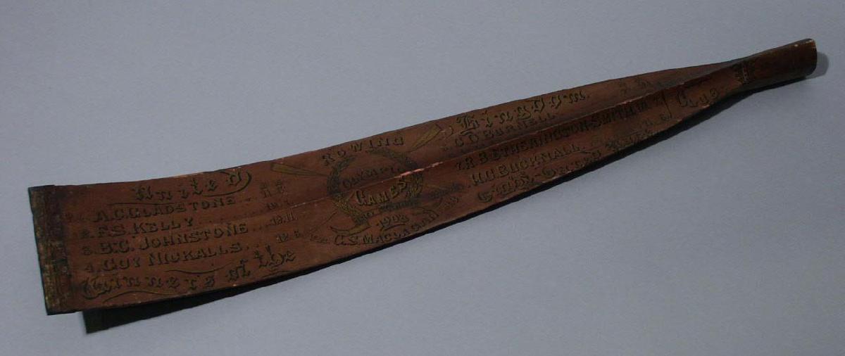 illuminated oar spoon River & Rowing Museum